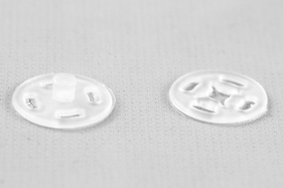 Кнопки пришивные пластиковые 13 мм, блистер 24шт, цв.-прозрачные - купить в Каменске-Шахтинском. Цена: 62.27 руб.